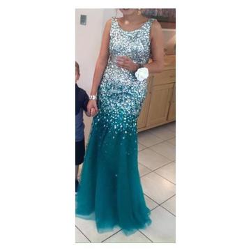 Stunning Prom Dress For Sale Size S (6-8)