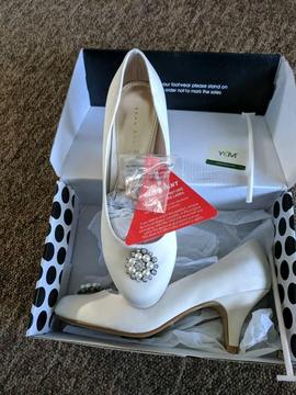 Ladies wedding shoes size 7