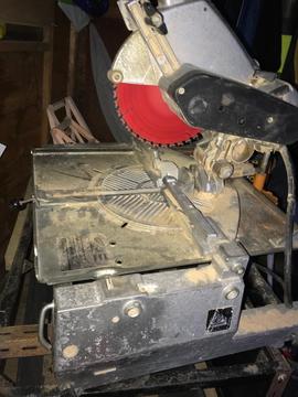 Table/ mitre saw