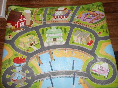 NEW - LARGE PAW PATROL PLAY MAT WITH X3 VEHICLES 150cm X 120cm