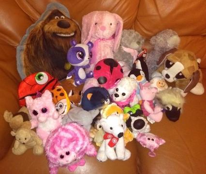 30 soft toys / teddies - free to collect - all clean & lovely condition