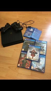 PS4 2x controllers and 5 games