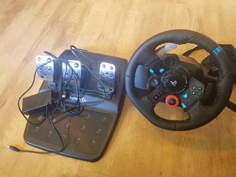 Logitech G29 Driveforce steering wheel and pedals