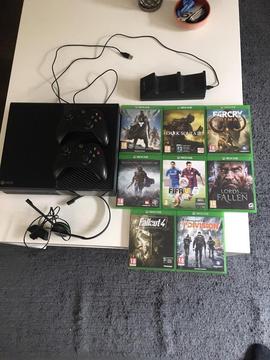 Xbox one 500gb + 8 games and two controllers