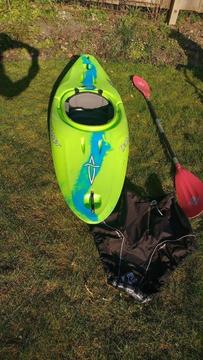 Kid's Kayak Dagger Axiom 6.9 + Paddle + Spraydeck