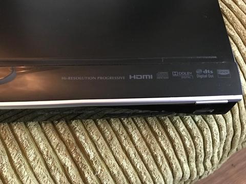 Toshiba hdmi DVD player with remote