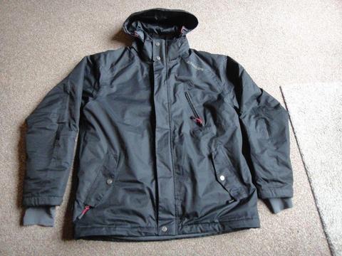 Gents quality TOG 24 winter / ski jacket size large, black with hood in very good condition