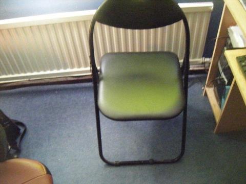 BLACK PADDED FOLDAWAY CHAIR-LIKE NEW CONDITION-CLOSE OFFERS CONSIDERED