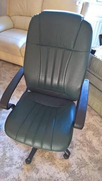 Office swivel chair with arms