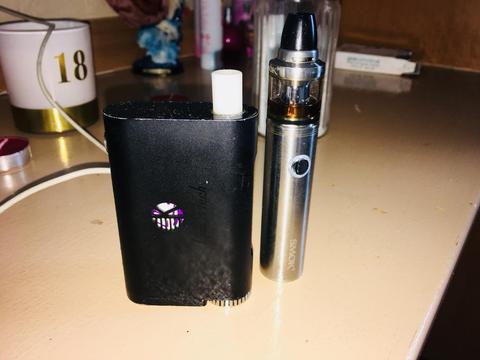 2 vapours kangertech neobox and smok