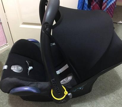 Free Baby car seat/bath tub