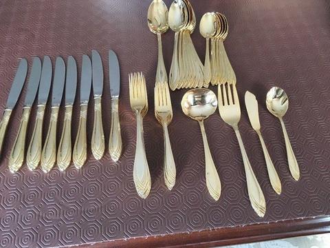 GOLD COLOURED 46 PIECE CUTLERY SET