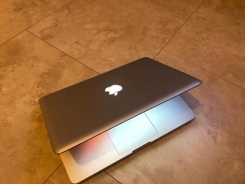 Apple MacBook Pro 13inch 2011 4GB Ram i5 500GB HHD