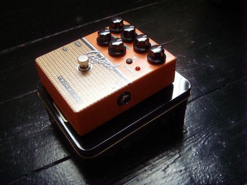Sasamp Tech 21 Orange Oxford overdrive, distortion, DI speaker simulator guitar pedal