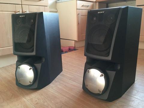 large old school sony saw speakers