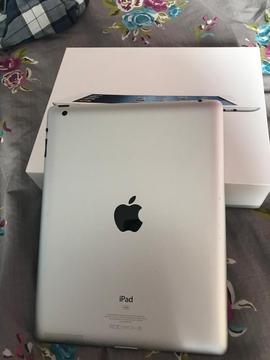 Apple I Pad 16gb Silver & White With Extra Apple Case