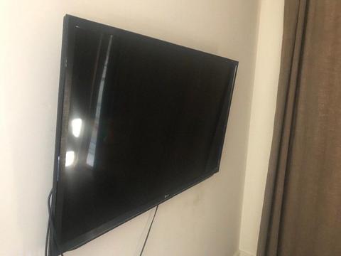 47 inch flat screen smart tv with wall bracket