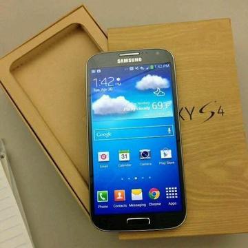 SAMSUNG S4 COMES ALL BOXED UP LOOKS GOOD AS NEW