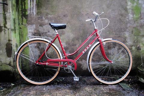 PUCH TOLEDO. 20.5 inch, 52 cm. Vintage ladies womens dutch traditional road bike, 3 speed
