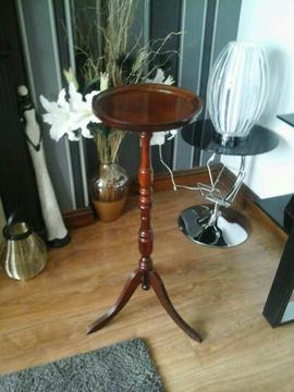 REPRODUCTION TALL TRIPOD TABLE
