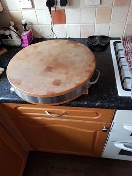 Very large round chopping board