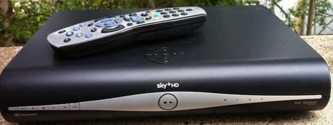SKY + Plus HD Slimline BOX Amstrad wireless DRX890W 3D READY 500GB Satellite receiver with remote
