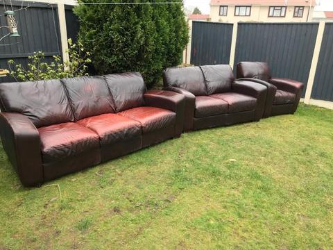 Dfs Caesar sofas and armchair distressed aged leather solid heavy quality set