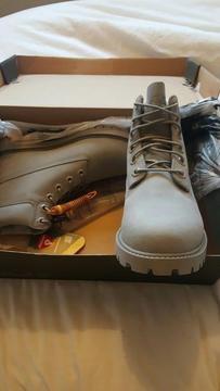 Womens grey timberlands size 3