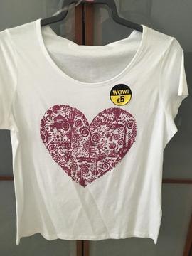 Ladies t-shirt size 18 new with tags