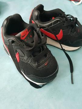 Size 4.5 infant nike trainers