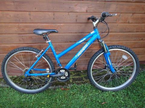 Raleigh azure bike, 26 inch wheels, 18 gears, 18 inch aluminium frame, front suspension