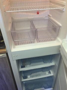 FRIDGE FREEZER FREE TO UPLIFT