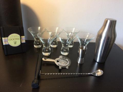 Cocktail kit for parties - utensils, recipe book, glasses