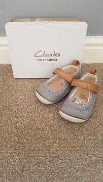 Clarks little atlas first shoes size 2.5f