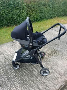 Carrycot car seat and adapters