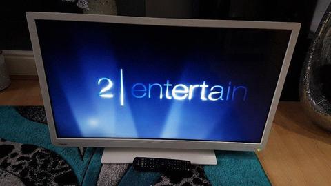 TOSHIBA 32 INCH LED FREEVIEW TV WITH BUILT IN DVD