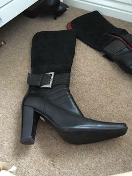 Angela falconi black leather/suede boots: EU size 40