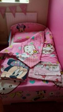 Minnie Mouse Toddler Bed Bundle