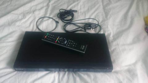 *** FOR SALE *** Sony BDP-S350 BLU-RAY DISC/DVD PLAYER