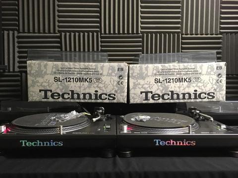2 x Technics 1210 MK5