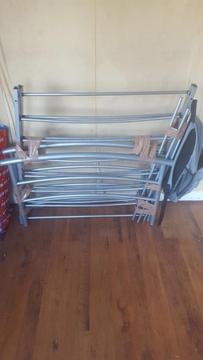 SINGLE METAL FRAME BED IN GOOD CONDITION