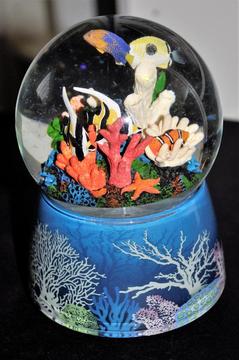 Musical Glitter Ball Snow ball Fish Sea ornament bought from America cost originally £35