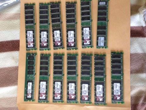 13 x 512mb sticks of Kingston DDR2 memory full size modules £10 the lot