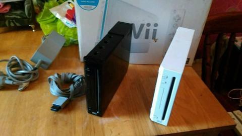 Must go this weekend Nintendo Wii Bundle Quick Sale