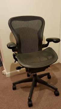 HERMAN MILLER AERON CHAIR - Can deliver