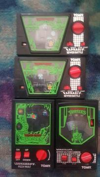 4 RARE Retro / handheld wind up game Tomy Mutant Ninja Turtles / £20 each or swaps are welcome