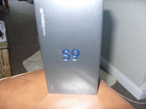 SAMSUNG GALAXY S9 64GB IN MIDNIGHT BLACK,STILL VACUUM SEALED, UNTOUCHED AND BRAND NEW, UNLOCKED