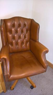 Luxury Leather Windsor Swivel Chair
