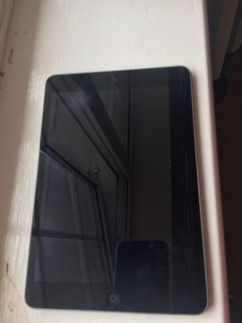 iPad mini 2 12gb - perfect condition barely used Silvet