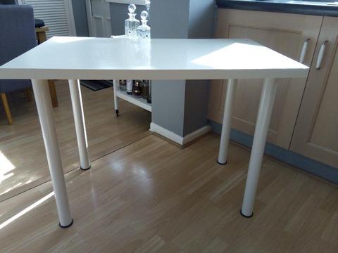 White Desk?Table